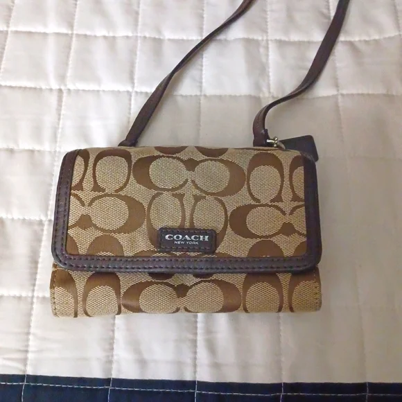 Coach c print shoulder bag - Picture 1 of 6
